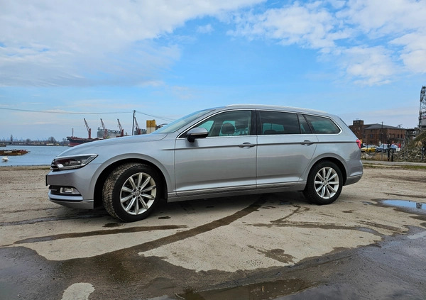 Volkswagen Passat cena 79000 przebieg: 162000, rok produkcji 2018 z Gdańsk małe 277